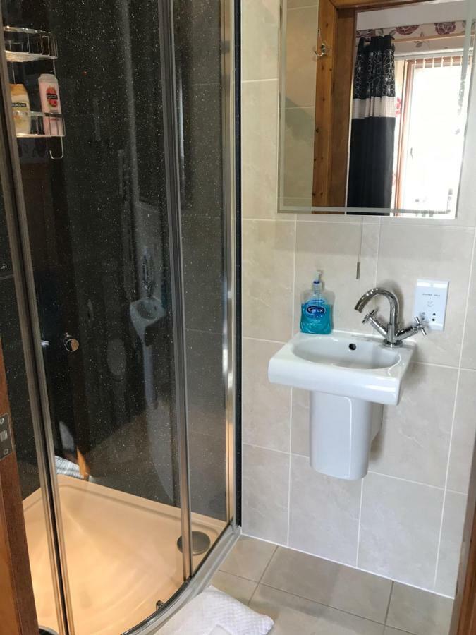 Camera Doppia con Letti Singoli con Bagno Privato